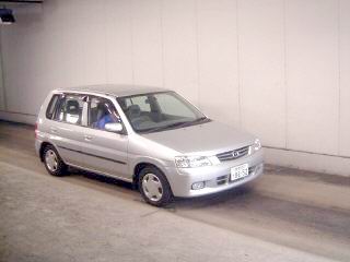 2000 Mazda Demio Photos