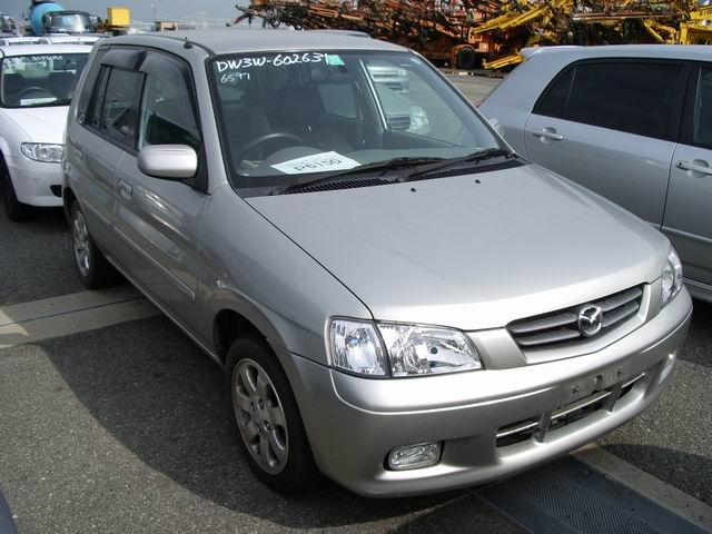 2000 Mazda Demio Pictures