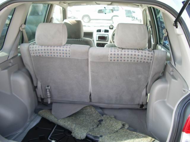 2000 Mazda Demio Images
