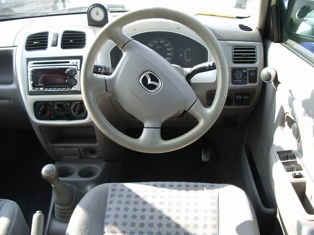 2000 Mazda Demio Pics