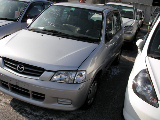 2000 Mazda Demio Pictures