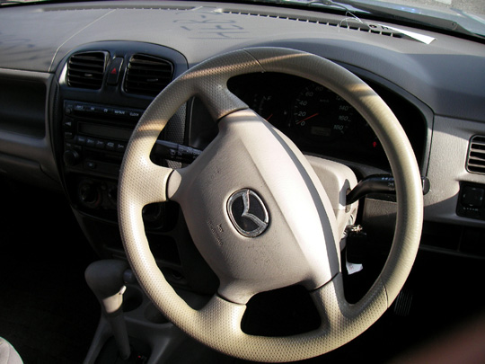 2000 Mazda Demio Photos