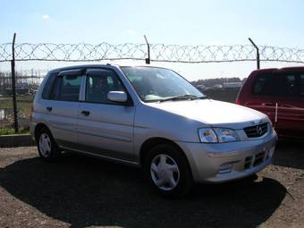 2000 Mazda Demio Pictures