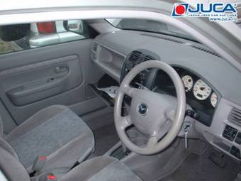 2000 Mazda Demio Pictures