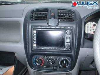 2000 Mazda Demio Photos
