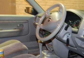 2000 Mazda Demio Pictures