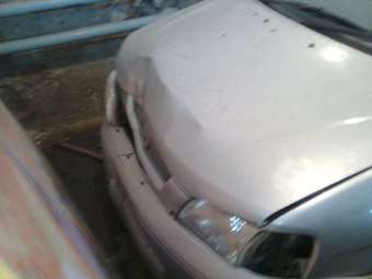 2000 Mazda Demio Photos