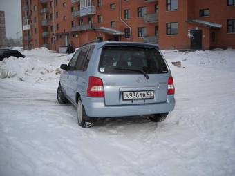 2000 Mazda Demio Photos