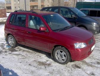 2000 Mazda Demio Photos