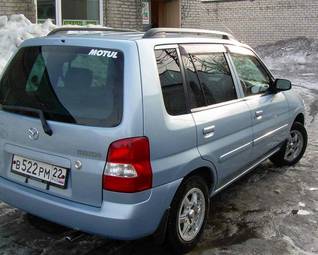 2000 Mazda Demio Photos