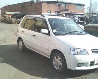 2000 Mazda Demio Images