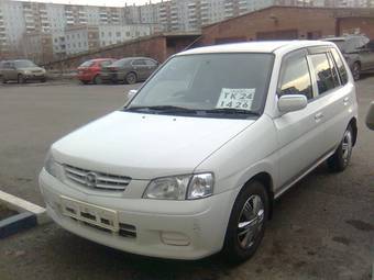 2000 Mazda Demio Photos