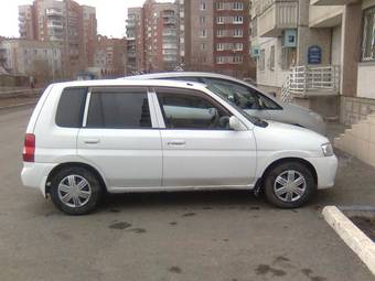 2000 Mazda Demio Photos