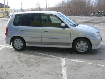 2000 Mazda Demio Photos