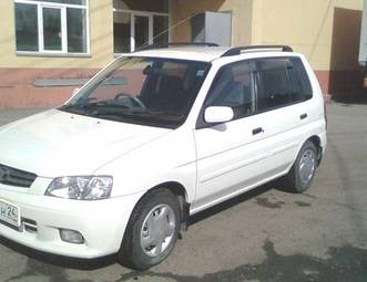 2000 Mazda Demio Pictures