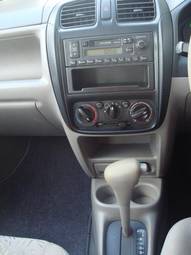2000 Mazda Demio Pictures