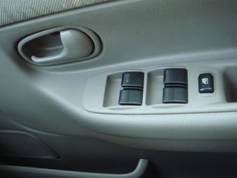 2000 Mazda Demio Wallpapers