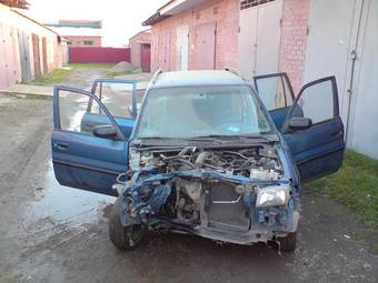 2000 Mazda Demio Photos