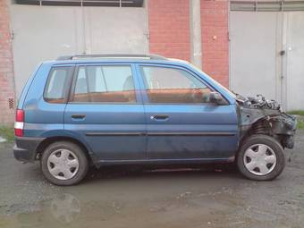 2000 Mazda Demio Pictures