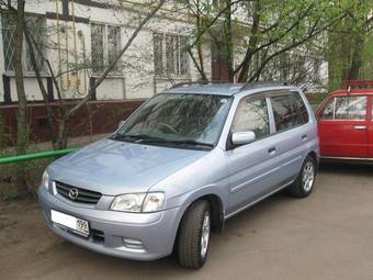 2000 Mazda Demio Photos