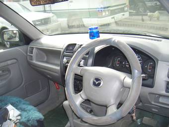 2000 Mazda Demio Photos
