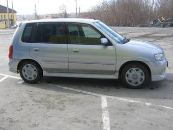 2000 Mazda Demio Photos