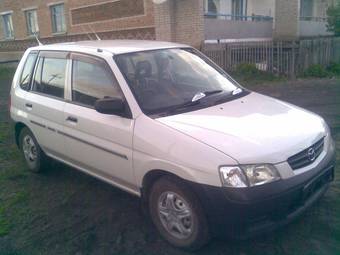 2000 Mazda Demio Photos