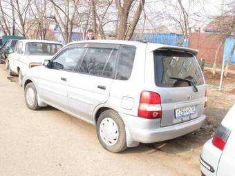 2000 Mazda Demio Photos