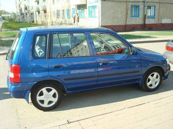 2000 Mazda Demio Photos