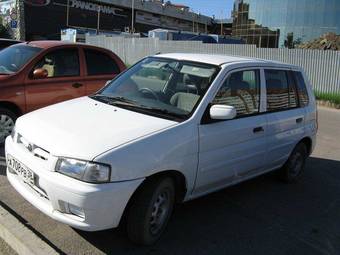 2000 Mazda Demio Photos