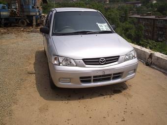2000 Mazda Demio Photos