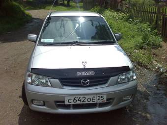 2000 Mazda Demio Photos