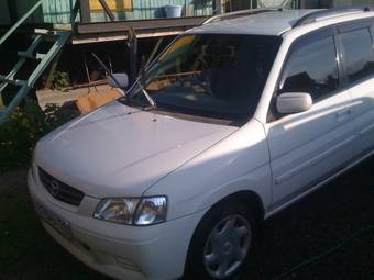 2000 Mazda Demio Photos