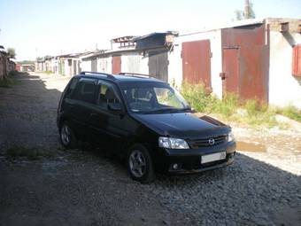 2000 Mazda Demio Photos