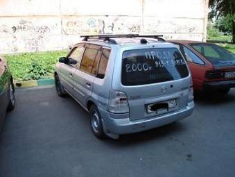 2000 Mazda Demio Photos
