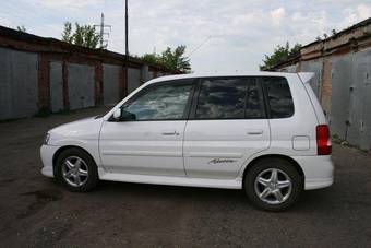 2000 Mazda Demio Pictures