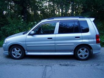 2000 Mazda Demio Photos