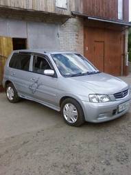 2000 Mazda Demio Photos