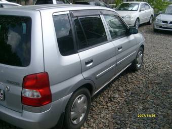 2000 Mazda Demio Photos