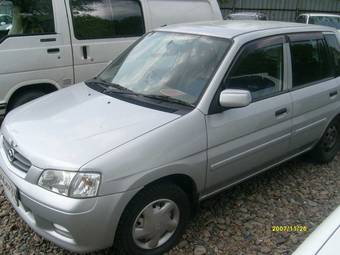 2000 Mazda Demio Pictures