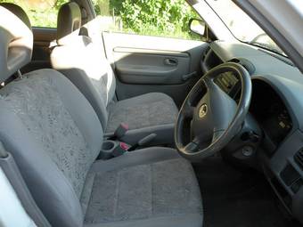 2000 Mazda Demio Pictures