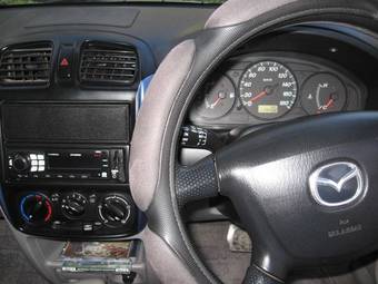 2000 Mazda Demio Pictures