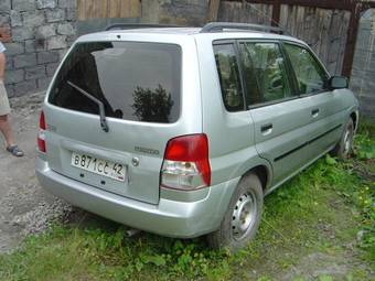 2000 Mazda Demio Photos