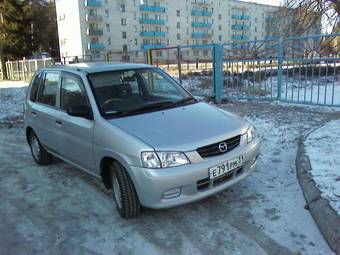 2000 Mazda Demio Photos