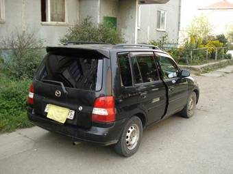 2000 Mazda Demio Photos