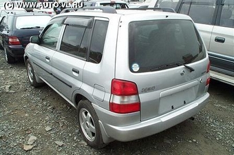 2001 Mazda Demio