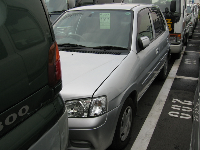 2001 Mazda Demio