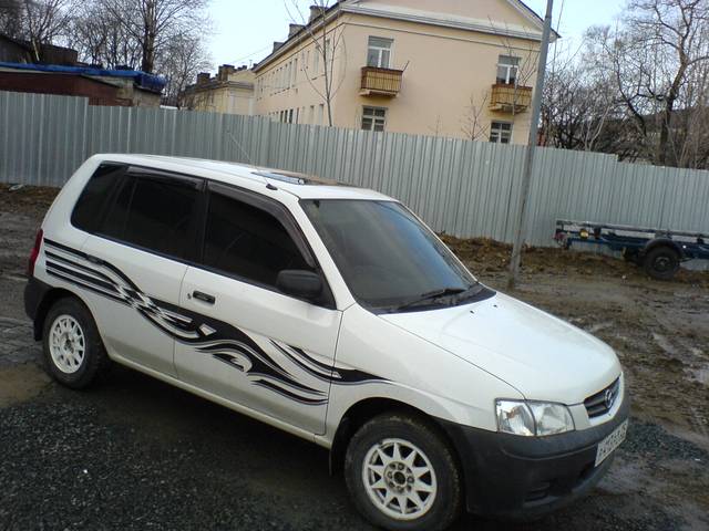 2001 Mazda Demio