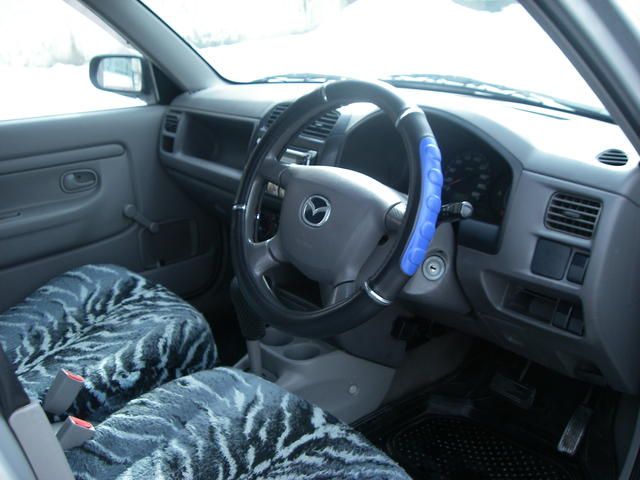 2001 Mazda Demio