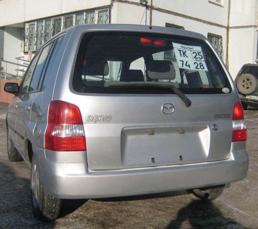 2001 Mazda Demio